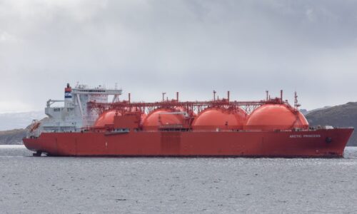 Dovoz ruského LNG do Európy láme rekordy, desať štátov ho chce zastaviť