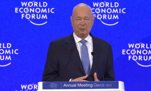 Globalisté z WEF přiznávají, že Nový světový řád prohrál s nástupem Trumpa