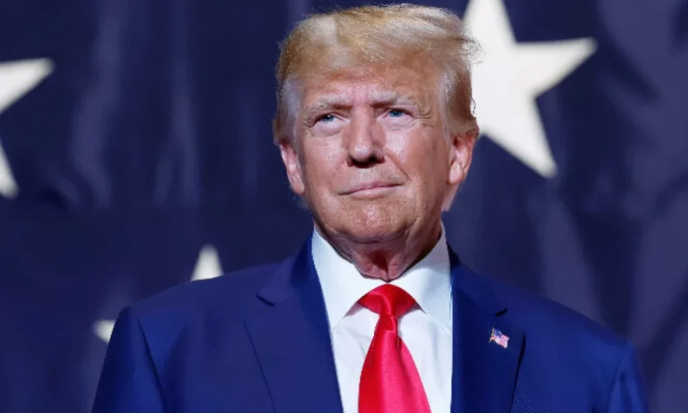 Trump sa dnes vracia do Bieleho domu