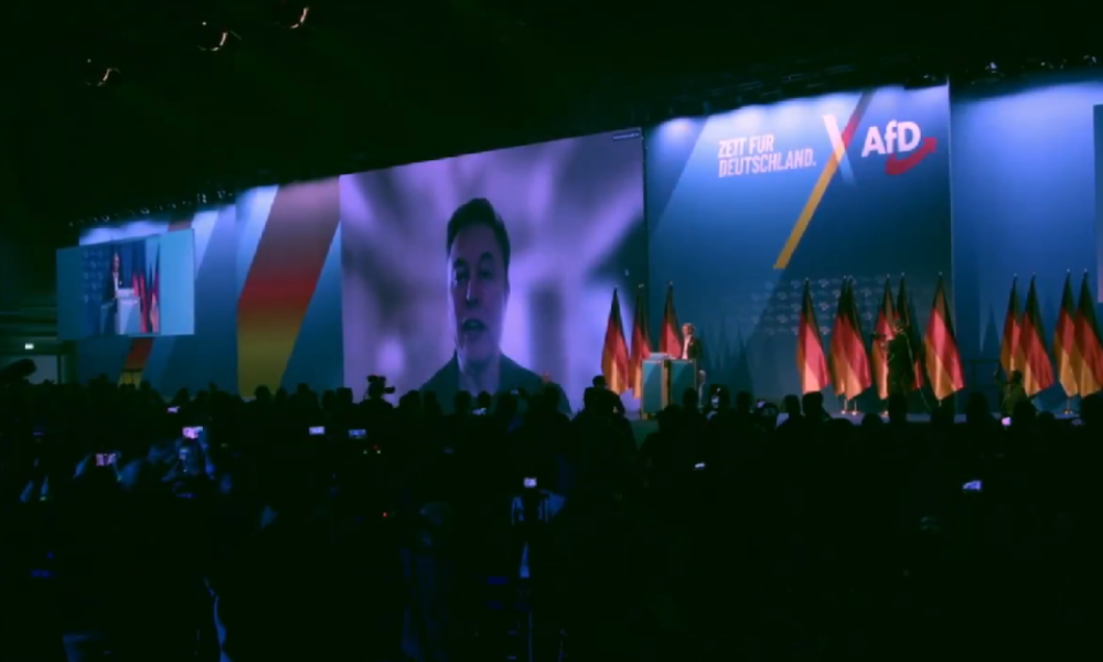 Elon Musk v překvapivém projevu na předvolebním shromáždění AfD kritizoval Brusel a multikulturalismus