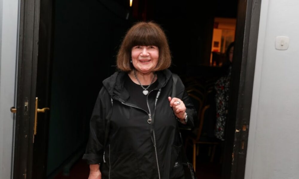 Herečku Uršulu Klukovou měli napadnout dva psi. Skončila v nemocnici se zlomeninou krčku