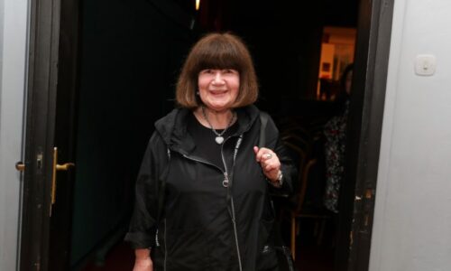 Herečku Uršulu Klukovou měli napadnout dva psi. Skončila v nemocnici se zlomeninou krčku