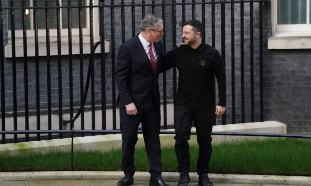 Vojna nekončí, Zelenský v Londýne vyžobral nové miliardy na pokračovanie vojny