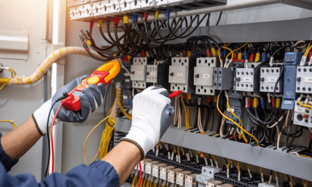 Skontrolujte si ističe. Môžete platiť zbytočne veľa za elektrinu