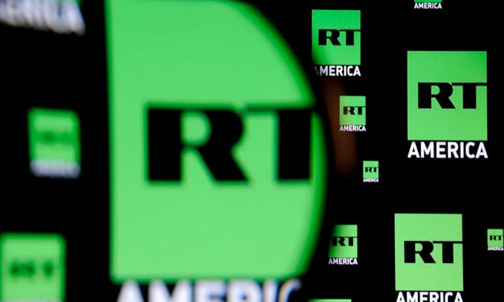 Je čas, aby Trump zrušil Bidenove sankcie na RT