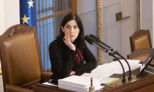 Odchod Pekarové zamává preferencemi koalice. Chlapi na billboardech nudí, tvrdí experti