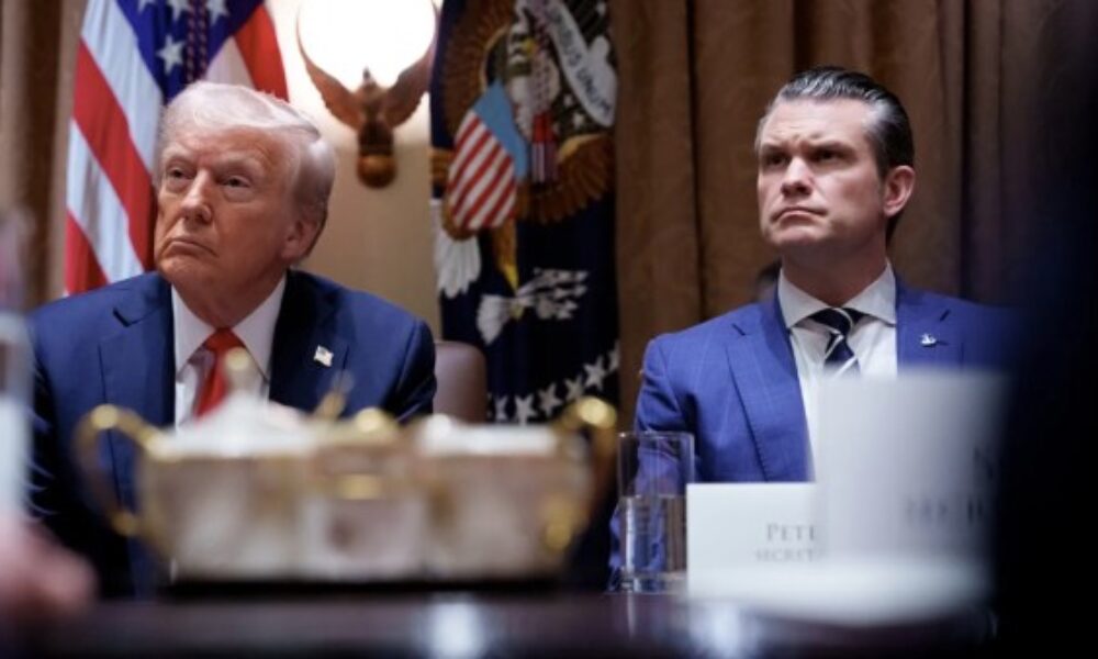 Americký minister obrany Pete Hegseth nariadil zastaviť útočné kybernetické operácie proti Rusku, píše The New York Times