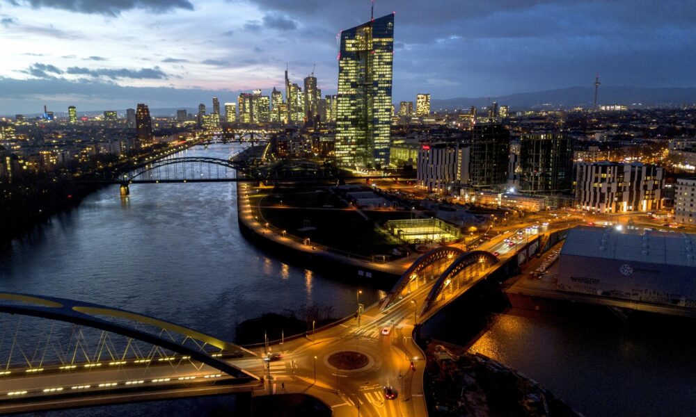 „Nevyspytateľná“ politika USA zasiahne hospodársky rast Nemecka, varuje ústav pre ekonomický výskum