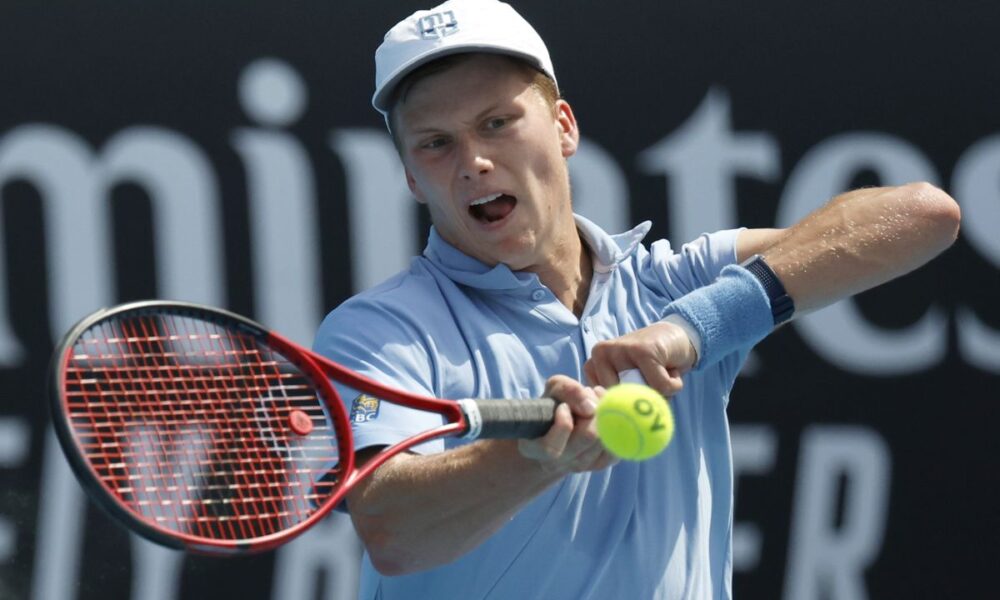 ATP Eastbourne: Brooksby dokázal otočiť proti Humbertovi, vo finále ho čaká Fritz