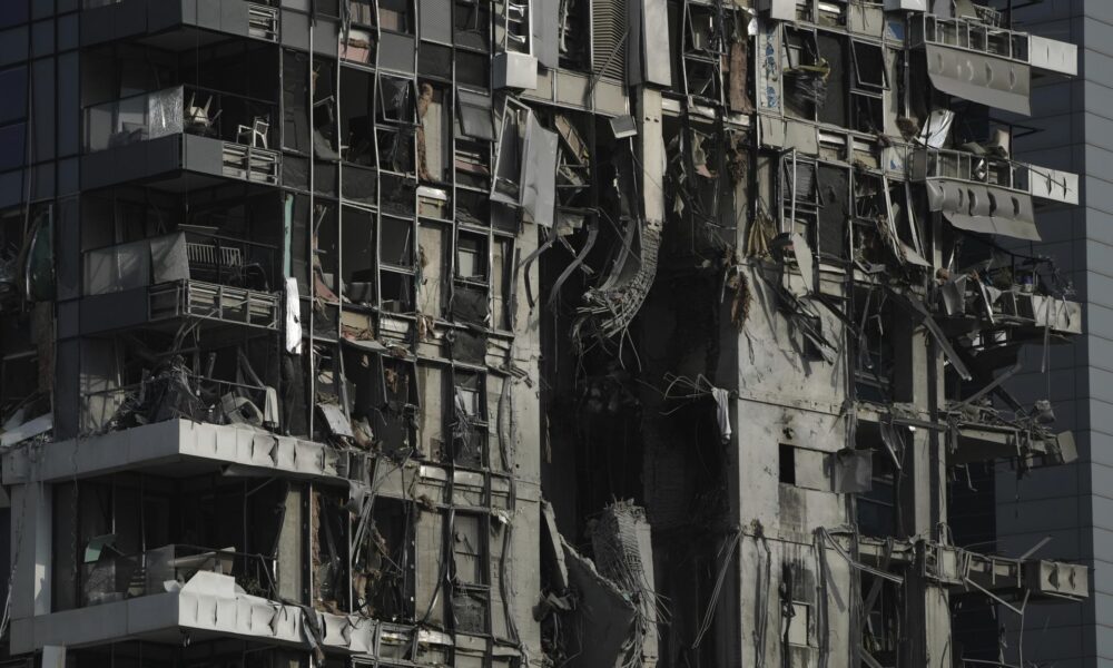 Izrael tvrdí, že Irán naň vystrelil 200 rakiet. Jeruzalem zabil deväť jadrových vedcov