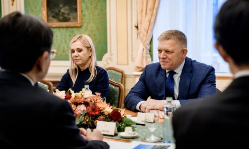 Fico hovoril s Japoncami o investíciách v Košiciach: Sme radi, že U.S. Steel zostáva na Slovensku