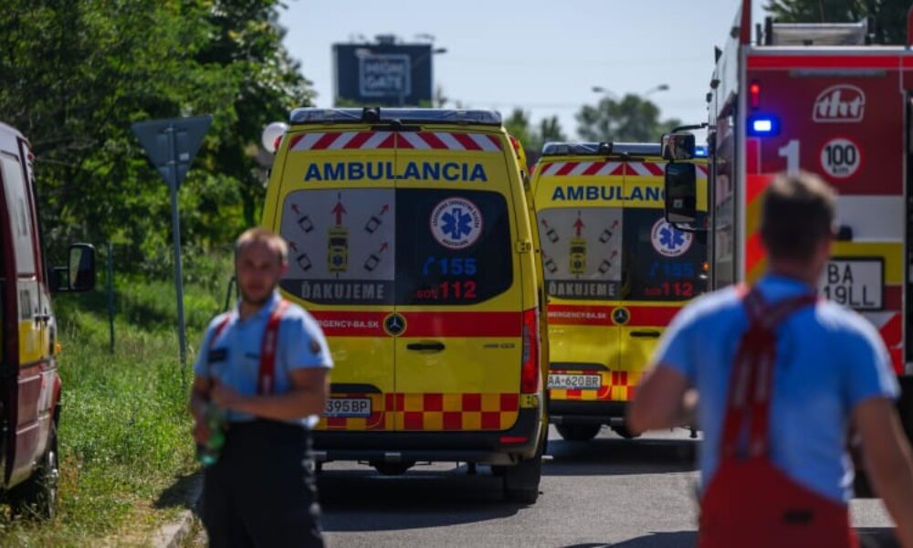 Předvánoční tragédie na Slovensku: Zřítila se tam střecha budovy, tři dělníci zemřeli