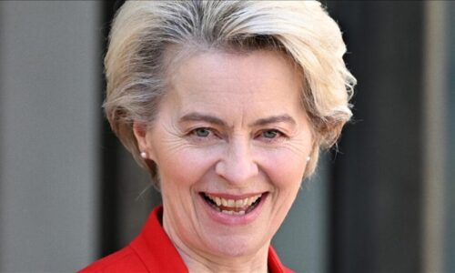 Rozbitá a poražená Evropská komise Ursuly von der Leyenové je potápějící se loď