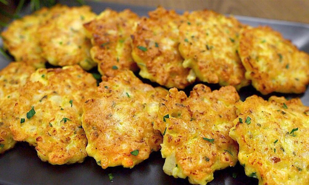 Nehmen Sie Blumenkohl und 2 Eier und bereiten Sie dieses einfache und köstliche Gericht zu.