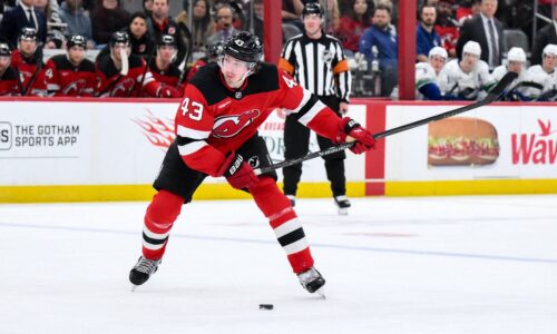 VIDEO Keď 9-miliónový talent narazí na realitu NHL. Luke Hughes prežil jednu z najťažších nocí kariéry