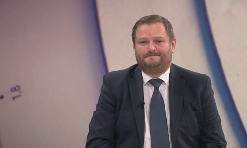 Schodek téměř 300 miliard? Kreativní účetnictví Schillerové, míní ekonom. Viní však i Fialu