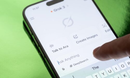 Muskova AI svléká ženy i děti, on se tomu směje. Ještě menší plavky, žádají si uživatelé