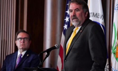 Zomrel americký kongresman LaMalfa. Republikánom sa zmenšila väčšina na 218 kresiel