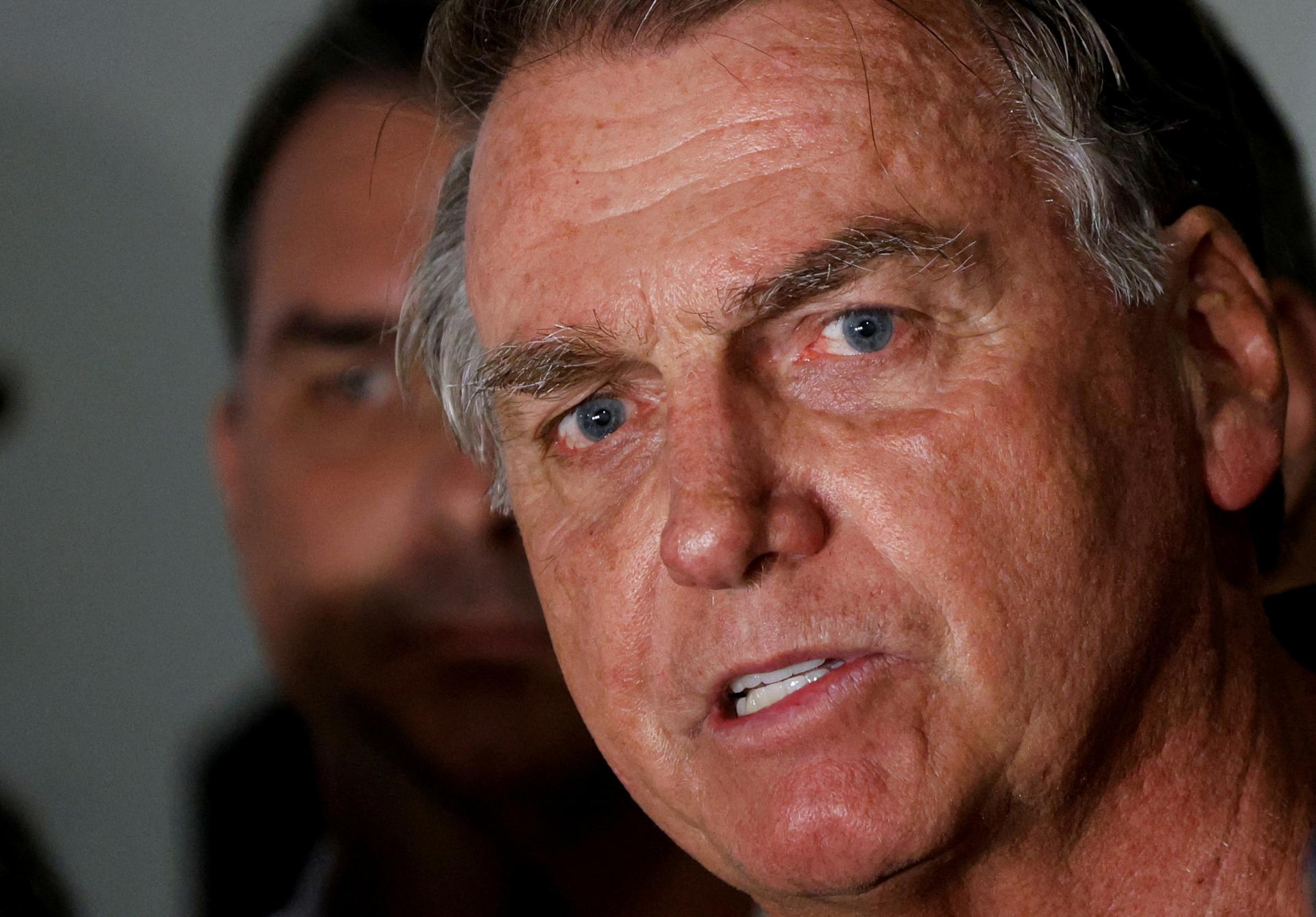 Sudca odmietol Bolsonarovu hospitalizáciu. Exprezident spadol vo väzení