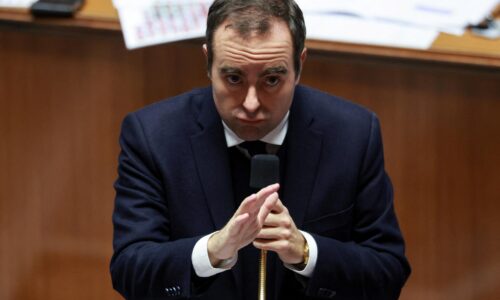 Madurov režim aj intervencia USA boli nezákonné, tvrdí francúzsky premiér. Vyzval na odovzdanie moci opozícii Madurov režim aj intervencia USA boli nezákonné, tvrdí francúzsky premiér. Vyzval na odovzdanie moci opozícii