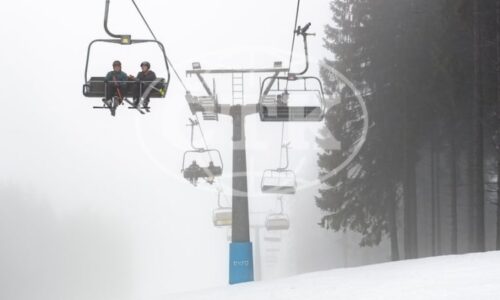 Chlapec se v okolí Velké Fatry zřítil z lanovky. Padal po překonání zábrany několik metrů Chlapec se v okolí Velké Fatry zřítil z lanovky. Padal po překonání zábrany několik metrů