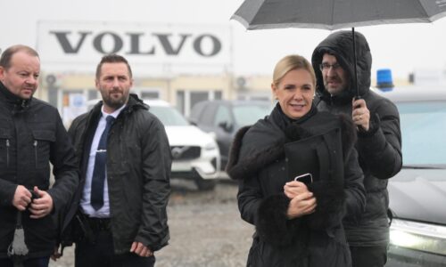 Košické Volvo hlási pokrok napriek sporným tendrom a spodnej vode. Karosérie po vzore Tesly vyrobia už onedlho Košické Volvo hlási pokrok napriek sporným tendrom a spodnej vode. Karosérie po vzore Tesly vyrobia už onedlho