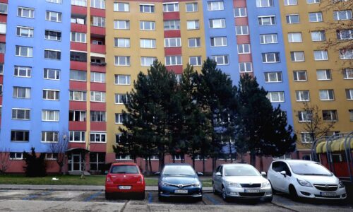 Byt získala za 90-tisíc korún, teraz ho predáva za 180-tisíc eur. Staré reality posúvajú Slovensko k rekordom Byt získala za 90-tisíc korún, teraz ho predáva za 180-tisíc eur. Staré reality posúvajú Slovensko k rekordom