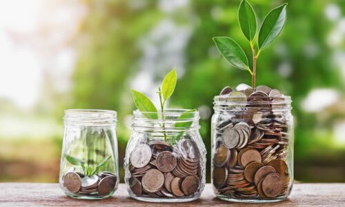 Investovanie do budúcnosti: Kedy je najlepšie začať a koľko si odložiť? Investovanie do budúcnosti: Kedy je najlepšie začať a koľko si odložiť?