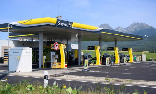 Benzíny aj nafta v závere roka opäť zlacneli