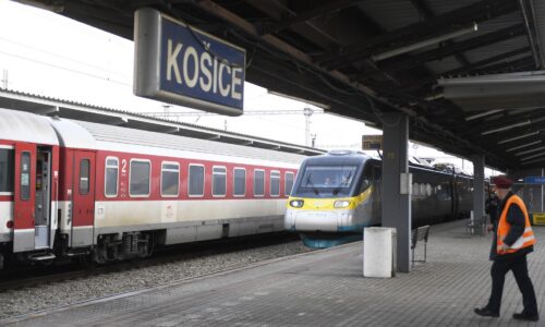 ZSSK eviduje pri Košiciach meškania vlakov v priemere aj sto minút