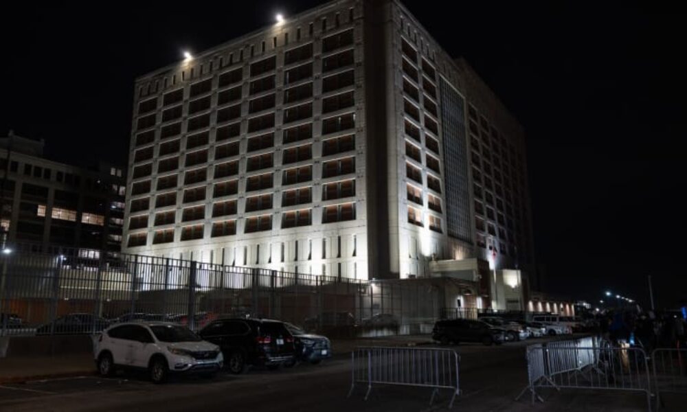 CNN: Peklo na Zemi. Podívejte se na vězení, ve kterém na proces vyčkává Maduro