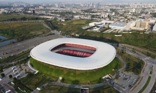Šok pred MS vo futbale. Pri štadióne našli stovky vriec s ľudskými pozostatkami