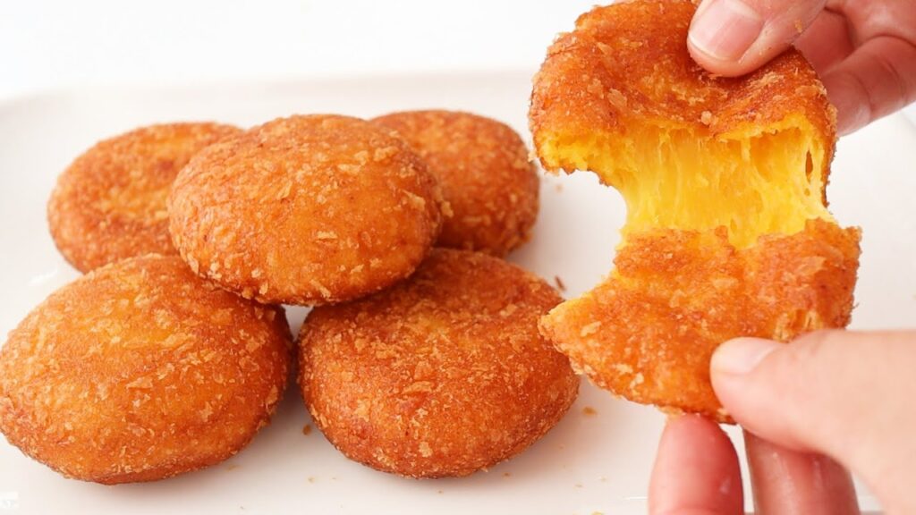 Pumpkins are so delicious! extremely easy! no yeast, no knead! crisp on the outside and soft inside