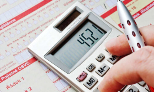 Komu se letos vyplatí paušální daň? Termín pro přihlášení se krátí, odvody skokově rostou