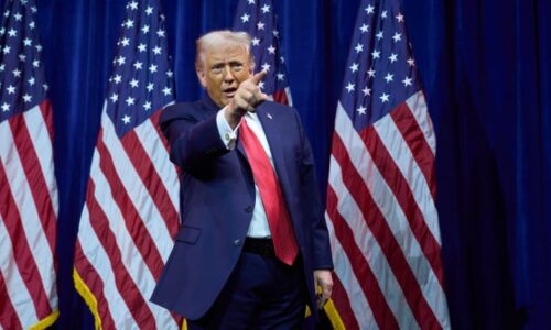 Politico: K zisku Grónska Trumpovi stačí čtyři kroky, zabral by ho za půl hodiny. A už začal Politico: K zisku Grónska Trumpovi stačí čtyři kroky, zabral by ho za půl hodiny. A už začal