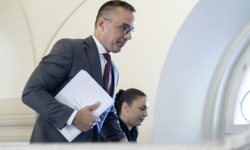 Nová dávka pre penzistov sa po ročnej pauze obnoví. Bude však výrazne štíhlejšia a dostane ju menej ľudí Nová dávka pre penzistov sa po ročnej pauze obnoví. Bude však výrazne štíhlejšia a dostane ju menej ľudí