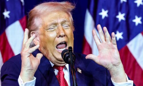 VIDEO: Trump zosmiešňoval transgender vzpieračky. Za jeho výstupy ho kritizuje aj manželka Melania