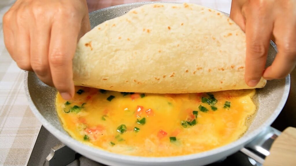 🔝 2 easy and delicious tortilla recipes from simple ingredients. perfect for breakfast!