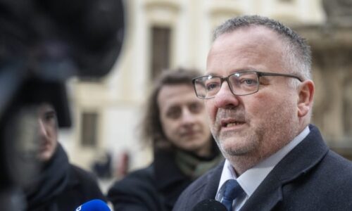 „Co je tohle?!“ Opozice reaguje na kličkování ministra SPD, který nepodpořil slova Okamury