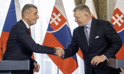 Fiala má obavy zo spojenectva Babiša s Ficom a Orbánom. Hovorí o podliezaní Rusku a oslabení Európy