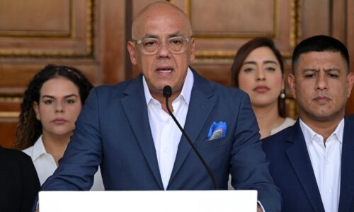 Caracas ohlásil prepúšťanie väzňov. Je to jednostranné mierové gesto, povedal šéf parlamentu