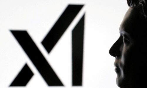 Užívatelia cez AI vyzliekali ženy a generovali fotky detí. Brusel chce po sieti X informácie o chatbotovi Grok