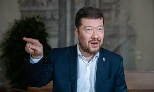 Prečo sa nadštandardne správať k Ukrajine? Nie sme spojencami, povedal predseda českej Snemovne Okamura