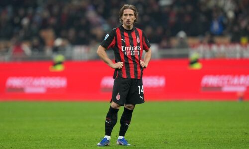 AC Miláno prežil v závere klinickú smrť. Cagliari s Obertom sa dokázalo vrátiť do zápasu