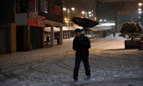 Európu sužuje silné sneženie, objavujú sa aj výpadky elektriny. Udrie nebezpečná búrka Goretti