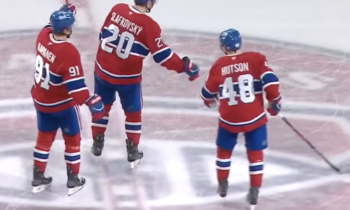 VIDEO Juraj Slafkovský má takú famóznu formu, že dal gól, aj keď nedal gól. Ako sa mu to podarilo?