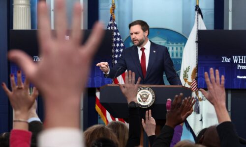 Viceprezident USA obhajoval postup agenta v Minneapolise, kritizoval médiá aj obeť