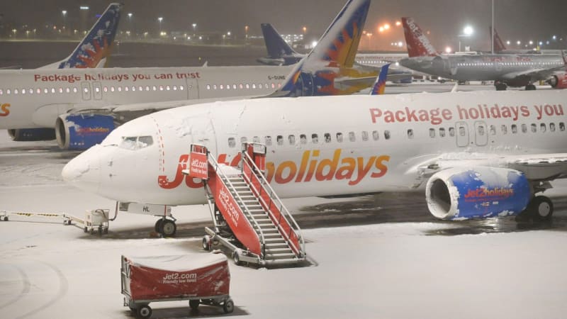 Sněhová bouře řádí v Evropě. Desetitisíce lidí jsou bez proudu, ruší se i lety z Prahy Sněhová bouře řádí v Evropě. Desetitisíce lidí jsou bez proudu, ruší se i lety z Prahy