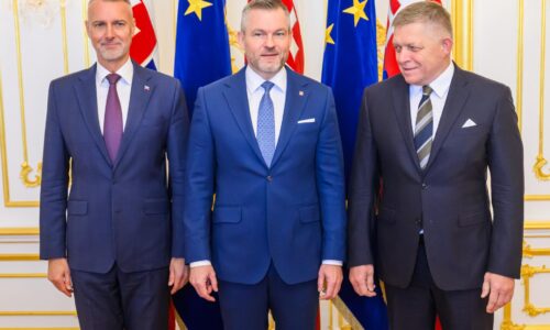 Fico: Svetový poriadok sa rozpadol. Slovensko potrebuje silnú politickú reprezentáciu ako za Mečiara