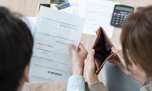 Přijde velká vlna propouštění v korporátech. Dopady patrně dolehnou i na Česko